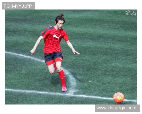 鹿晗热爱足球运动背后的故事与他最喜欢的球星揭秘